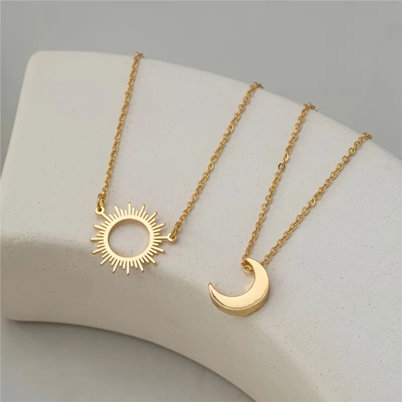 Elegant Bohemian Style 18K Golden Plated Sun & Moon Pendant Necklace for Women Double Choker Neck Party Jewelry Gifts
