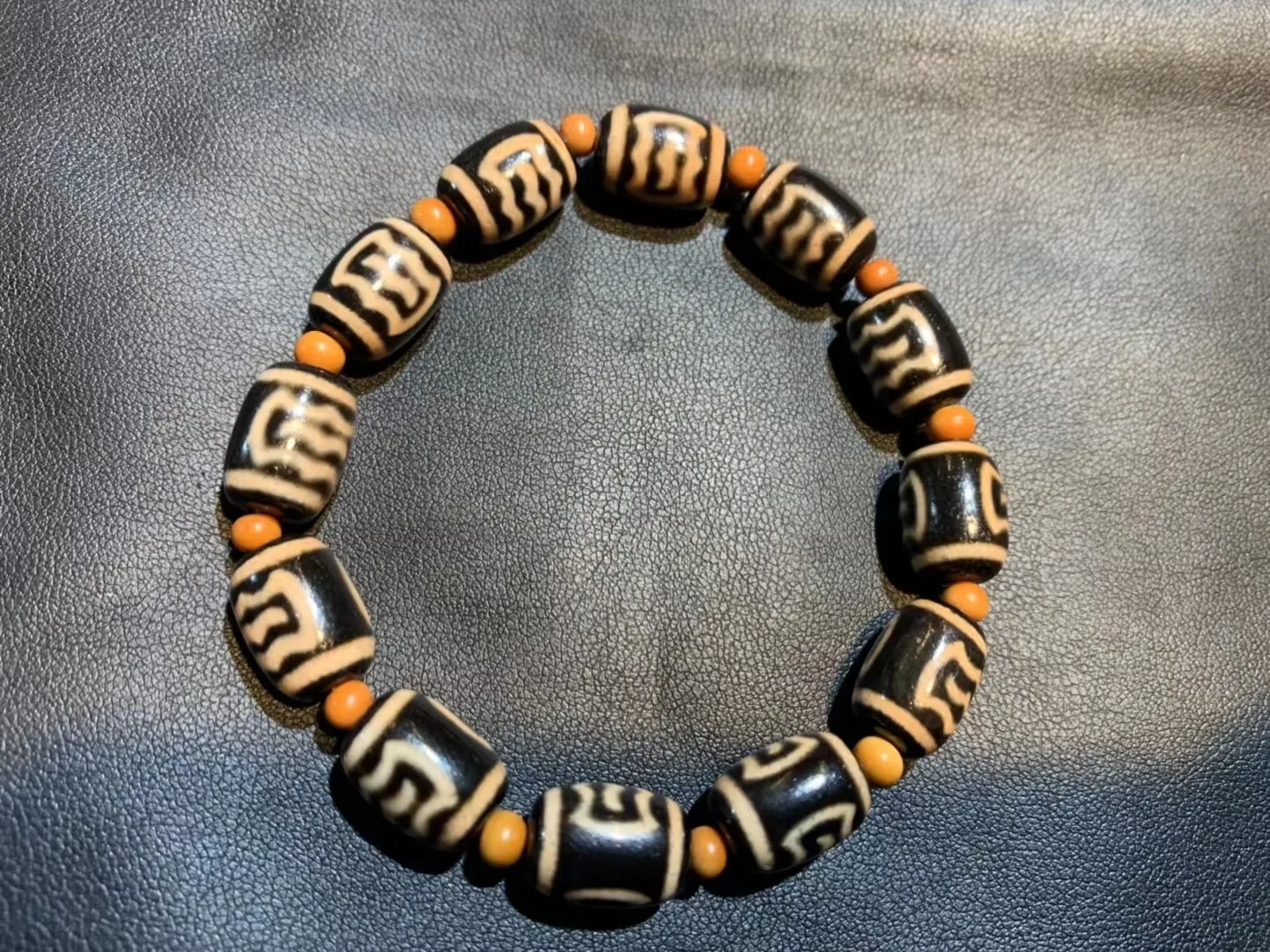 

Unique Style LKbrother Sauces Magic Power Tibetan old Agate Multiple Symbols dZi Bead Bracelet Amulet 4A Whole Sale Lot