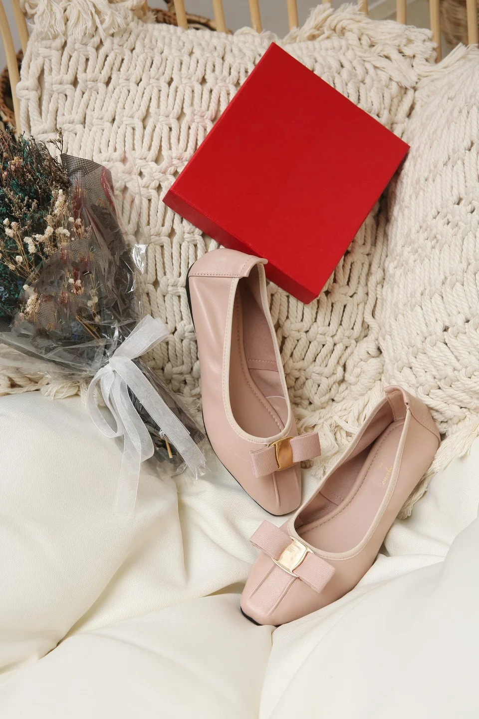 

Новинка 2024, летняя повседневная обувь с украшением в виде банта, верхняя часть из овчины, подкладка из овчины. Кожаная подошва, Размеры 35-40