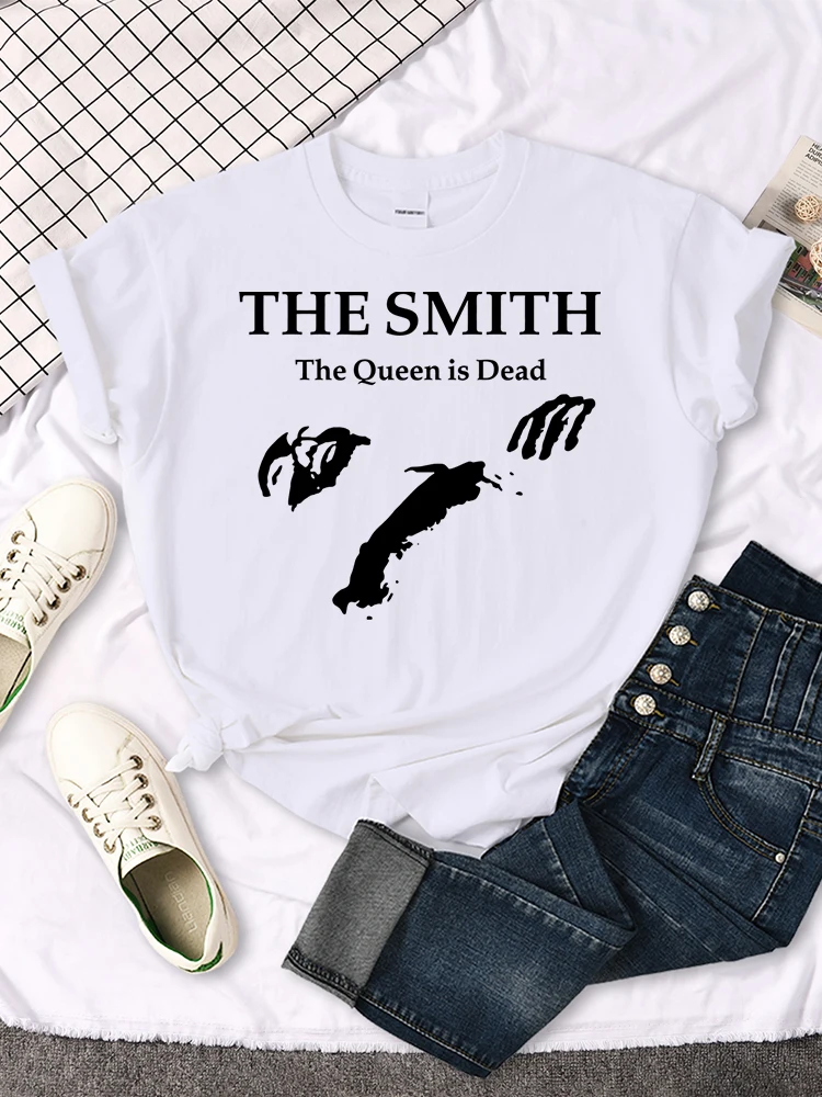 

The Smith The Queen Is Dead T-Shirt Aesthetic Creativity T-Shirt Hipster Round Neck Tshirt Trend Summer Breathablewomen Tshirt