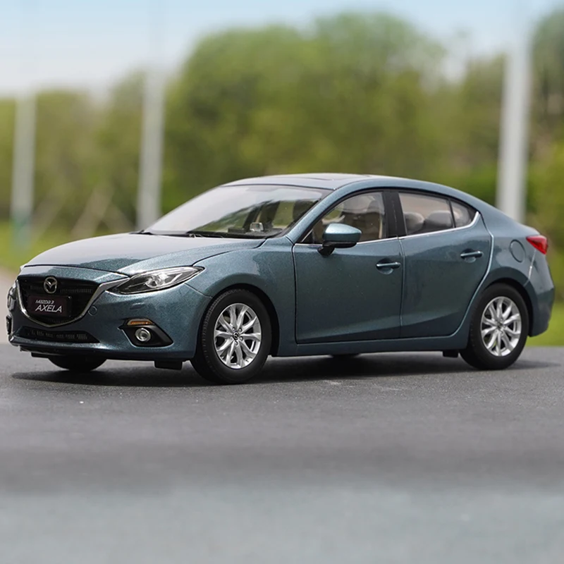 

Модель автомобиля Mazda Ankesai Lama 3 AXELA в масштабе 1:18, сувенирная игрушка из сплава под давлением, коллекция подарков