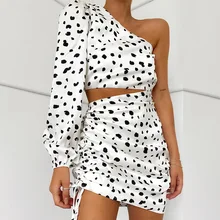 

Clothes for New Year 2022 Summer Design Wave Point Short Diagonal Top Two Piece Set Women Fashion Drawcord Wrinkled Skirt Set
