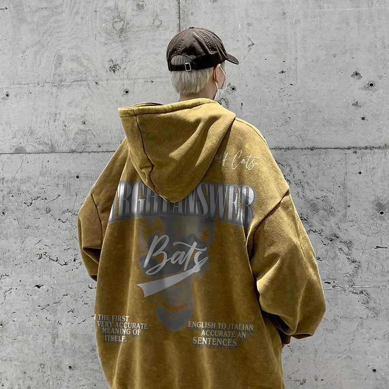 Рисунок 4 - Мужской свитер с капюшоном на весну и осень