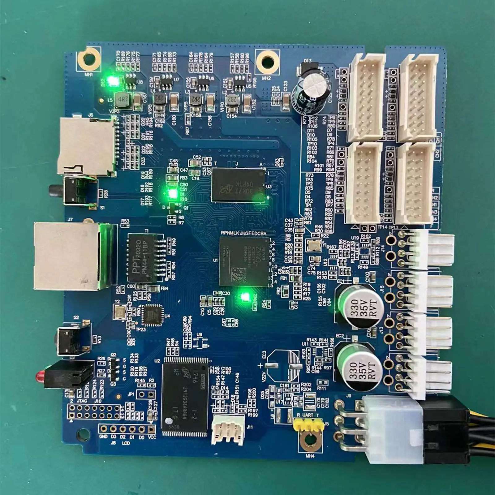Рисунок 2 - Новая материнская плата Whatsminer CB2 V8