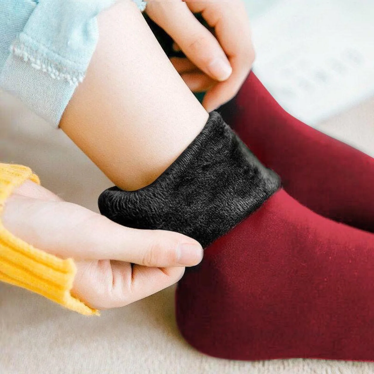 

Autumn and winter socks Warm snow socks for men and women thick autumn and winter flesh-colored mid-tube socks with velvet