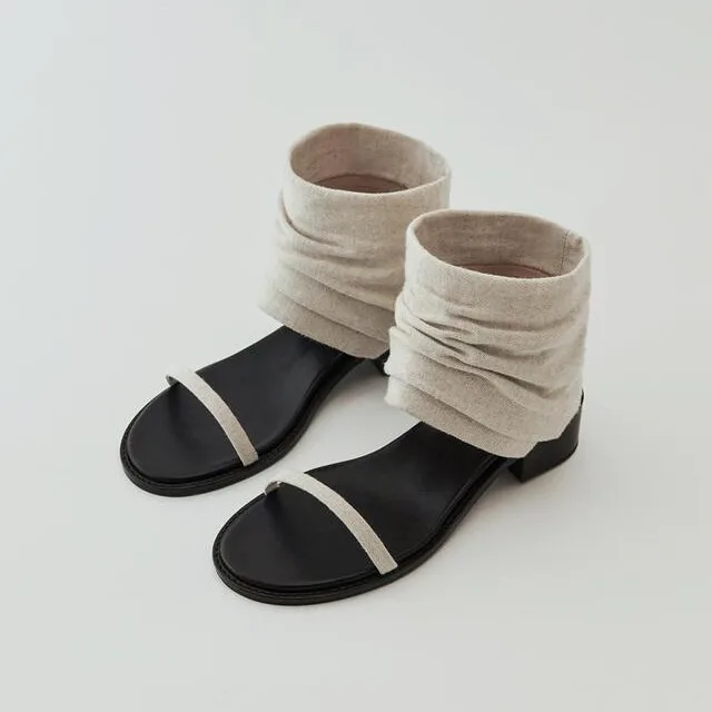 

Genuine Korean Version with Niche Design, Patchwork Pleats, One Line Sandals, Women's Summer New Thick Heel Round Toe Sandals