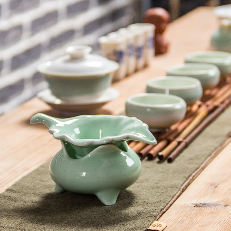Tea Strainer Creative leaf shape porcelain Celadon Tea filter Kung Fu Infusor Teacup