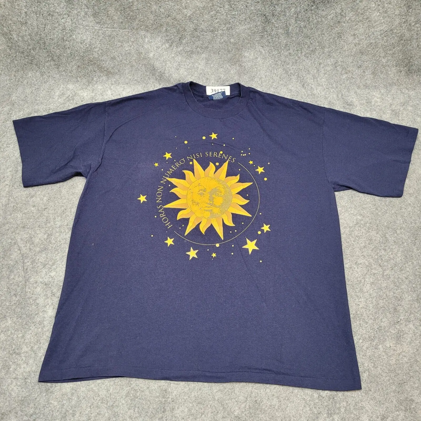 Vintage Van-Heusen Sun-Horas-Non Numero-Nisi-Camicia Del Fortunato Xl T-Shirt Oversize A Maniche Lunghe