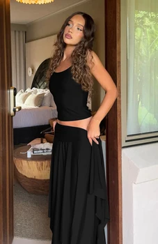 طقم سهرة أنيق بقميص كامي مكشوف الظهر وتنورة غير متماثلة — صورة 3