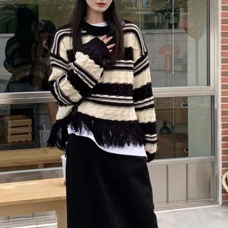 

New Autumn Fashion Korean Slouchy Style Fried Dough Twists Tassel Round Neck Versatile Fashion Age Reducing Knitted Sweater