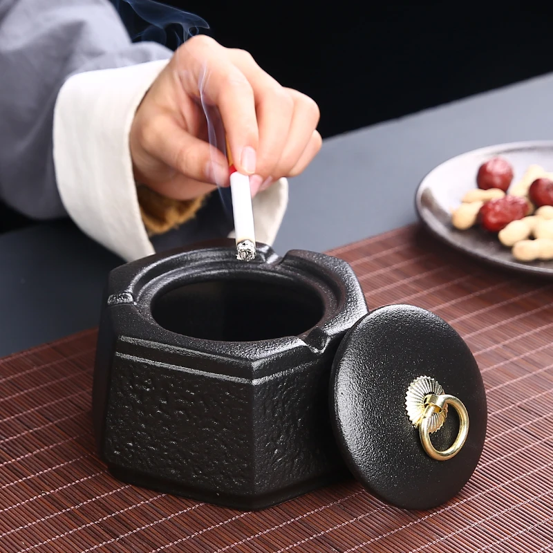Black Ceramic Ashtray Vintage Home Living Room Tea Table Ceramic Ashtray with Lid Bar Office Decoration Supplies Ashtray