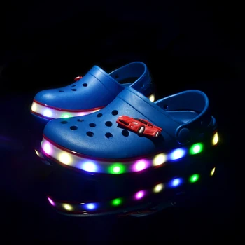 Sandali con foro per bambini estivi Scarpe con luce lampeggiante illuminate a LED Sandali da spiaggia per ragazze dei ragazzi Scarpe da ginnastica alla moda traspiranti per bambini 1
