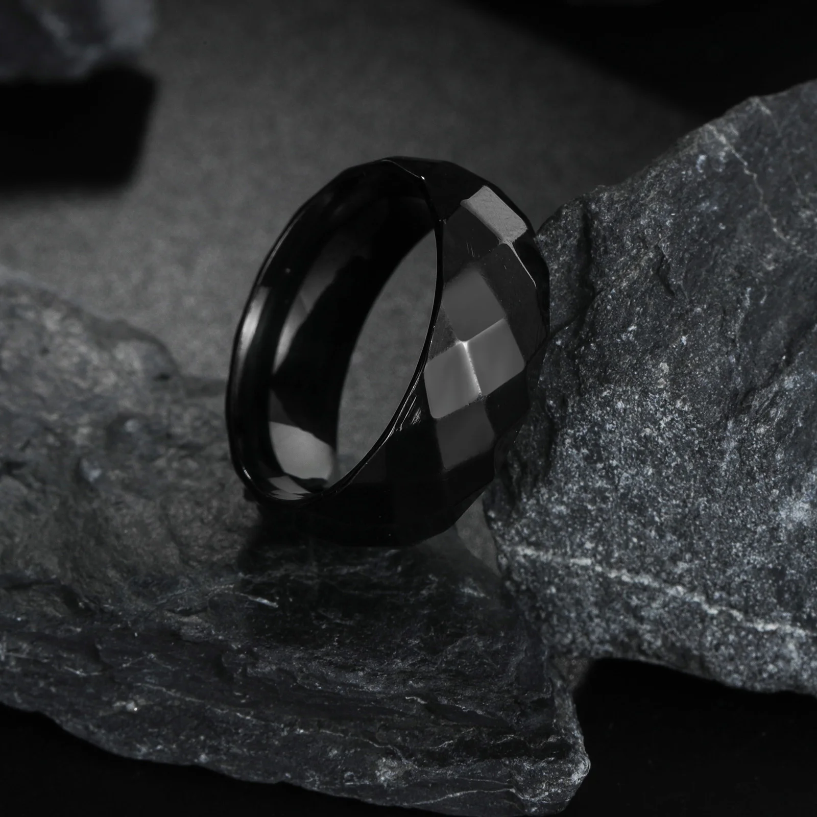 Anello Uomo In Acciaio Titanio Rosso E Nero Lucido - Larghezza 8 Mm (Misura 6-13)
