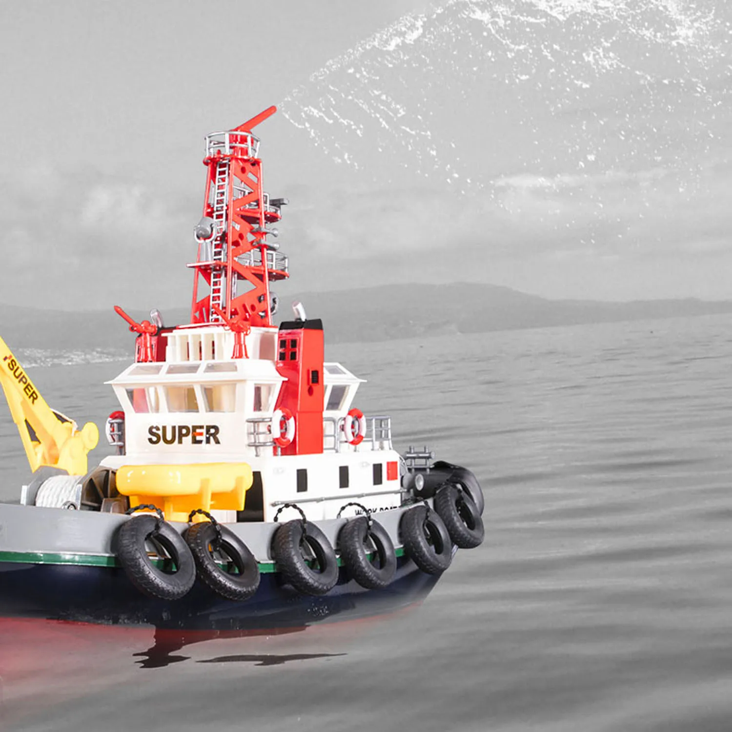 Bateau RC Henglong Pompier 2.4G 60cm avec Pulvérisation d'Eau