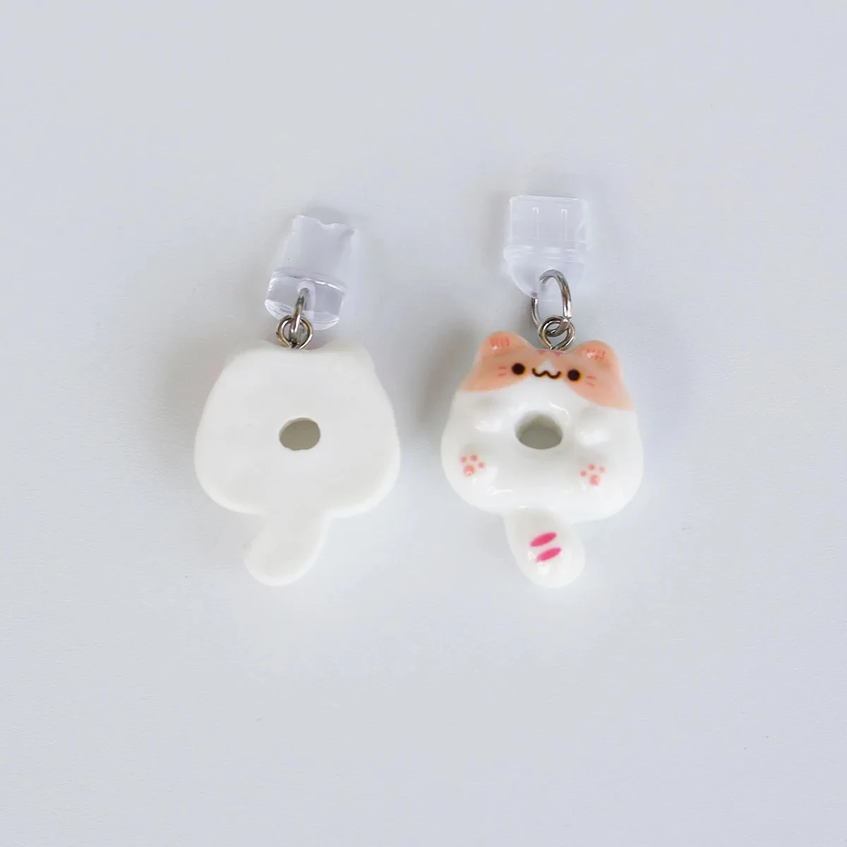 휴대폰 먼지 플러그 펜던트 귀여운 도넛 고양이 액세서리 장식 타입-C 포트 랜야드 포함 분실 방지 휴대폰 장식, 휴대폰 컴퓨터 이어폰 및 기타 일상용 가젯