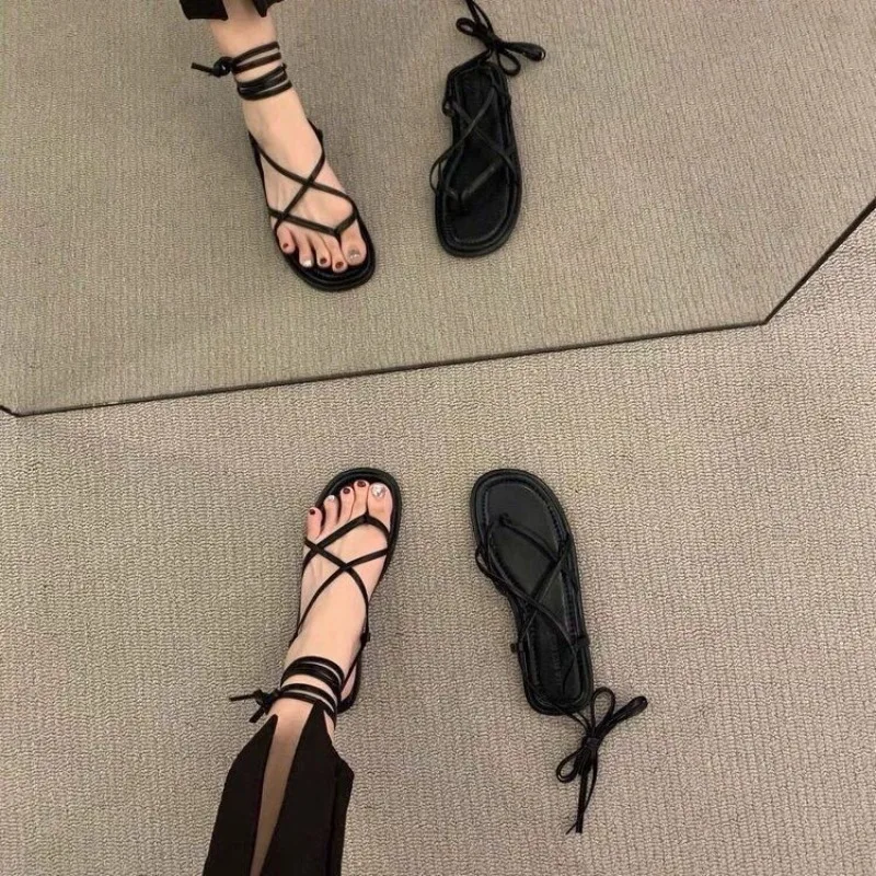 women sandals 2024 Summer New Arrival Fashion Flip flops Round Toe Cross Strap Solid Color Sandals Casual Flat Women's Shoes
