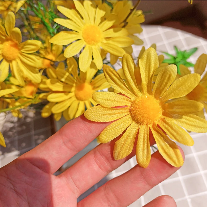 White Daisies Artificial Flowers Long Branch Bouquet Family Party Wedding Decoration DIY Bridal Silk Artificial Flower 5 Heads artificial plants artificial flowers artificial flower bouquet artificial flower artificial branches