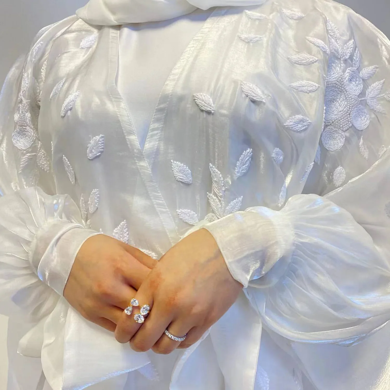 White Open Abayas for Muslim Women Kimono Abaya Satin Luxury Embroidery Bubble Sleeves Summer Turkey Dress Dubai Islam Kaftan