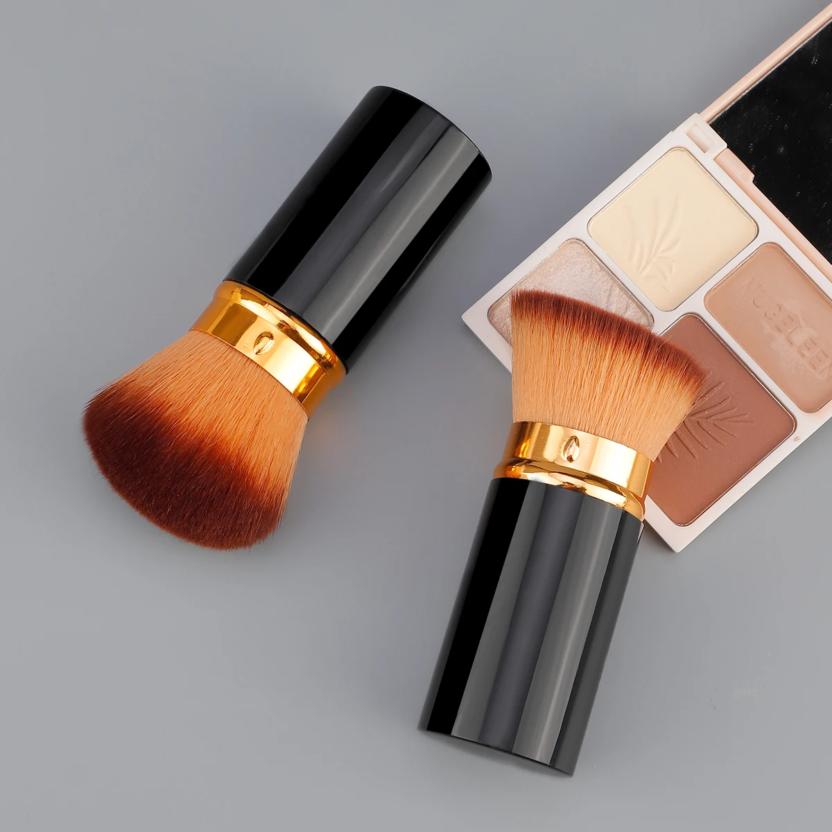 Retractable Powder Foundation and Blush Makeup Brush with Metal Handle