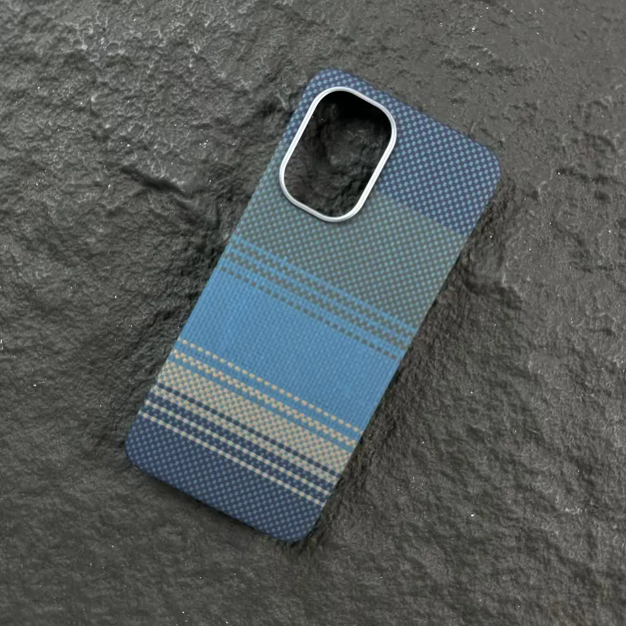 Aramid Fiber MagSafe Ultra-Thin Magnetic Phone Case - Carbon Fiber Protective Cover