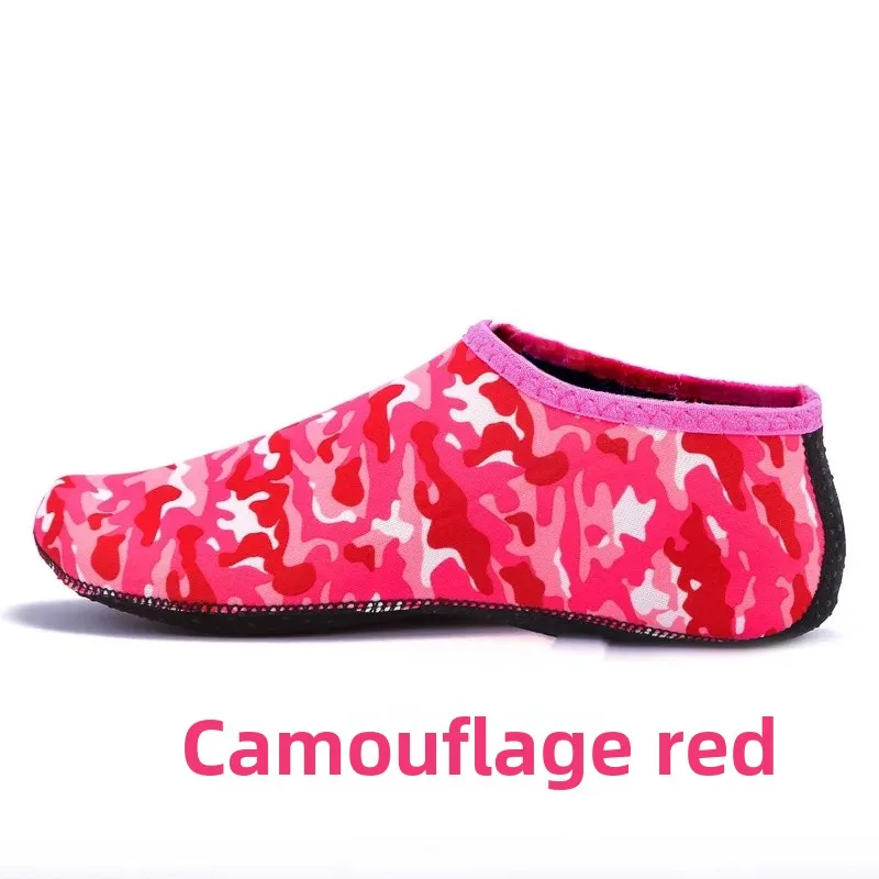 A02 camouflage red [Beach socks]]