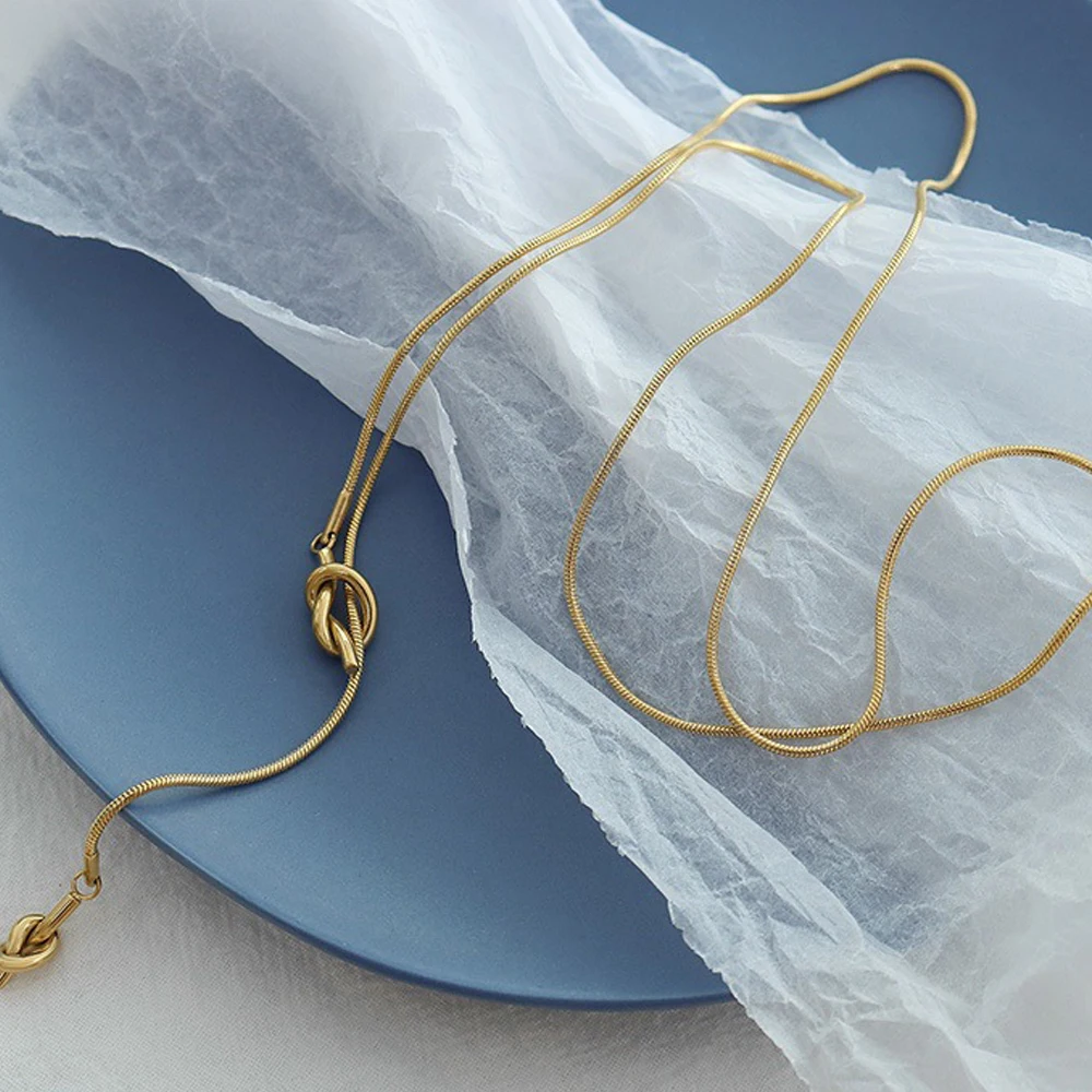 Edelstahl-Halskette im Y-Stil für Damen, unregelmäßiger, ineinandergreifender Schlangenketten-Anhänger, trendiger Schmuck – Detail 4