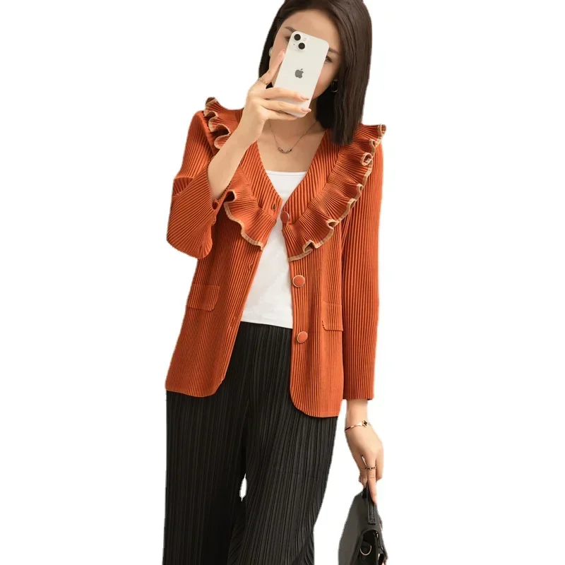 Miyake Pleated Coat Women's Autumn and Winter Design New Style Fashionable Ear-edge Single-breasted V-neck Short Top