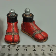 

1/6th COOMODEL SE073 Kurama Mountain Sengzhengfang Big Tengu Red Combat Battle Shoes Metal Model For 12inch Body Doll Collect