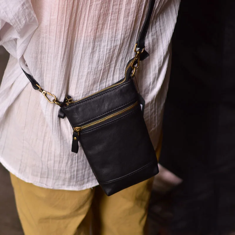 

AETOO Retro niche and lightweight new texture head layer plant tanned soft leather leather mobile phone mini bag single shoulde