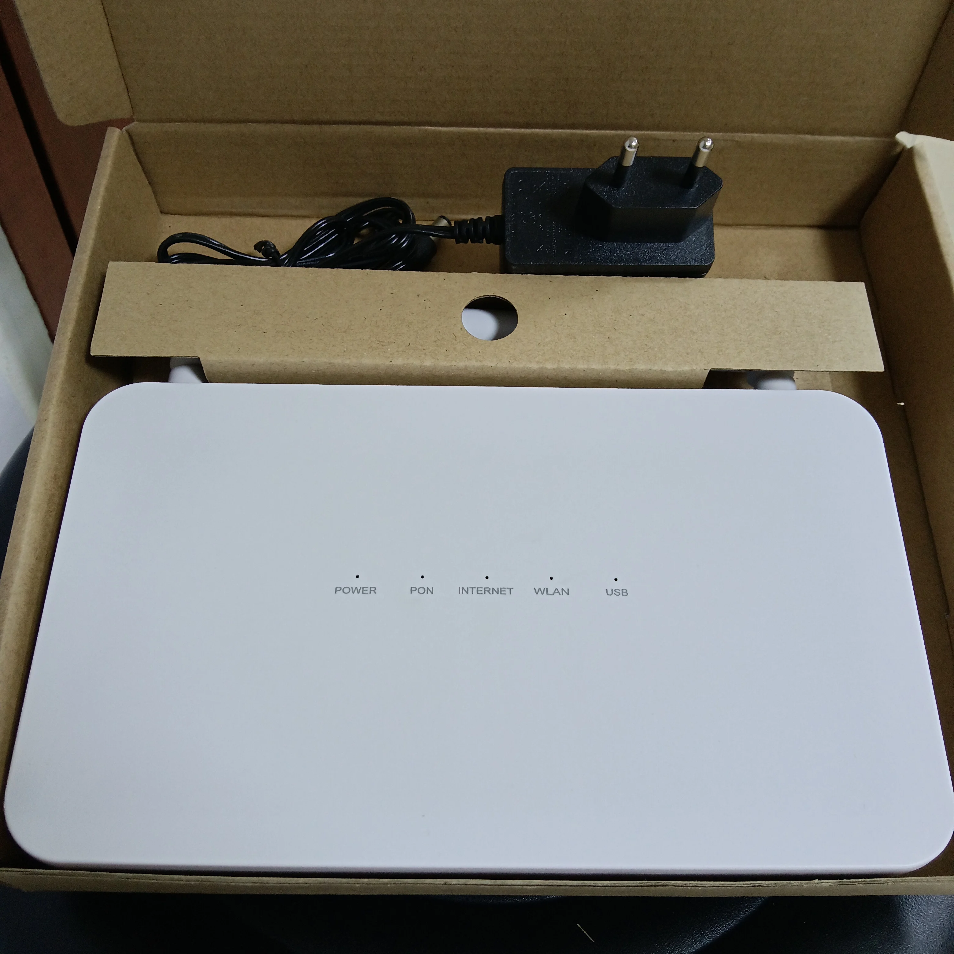 New For ZXA10 F670L Gpon ONU 4GE+1POTS+USB+WIFI 2.4&5G V7.1