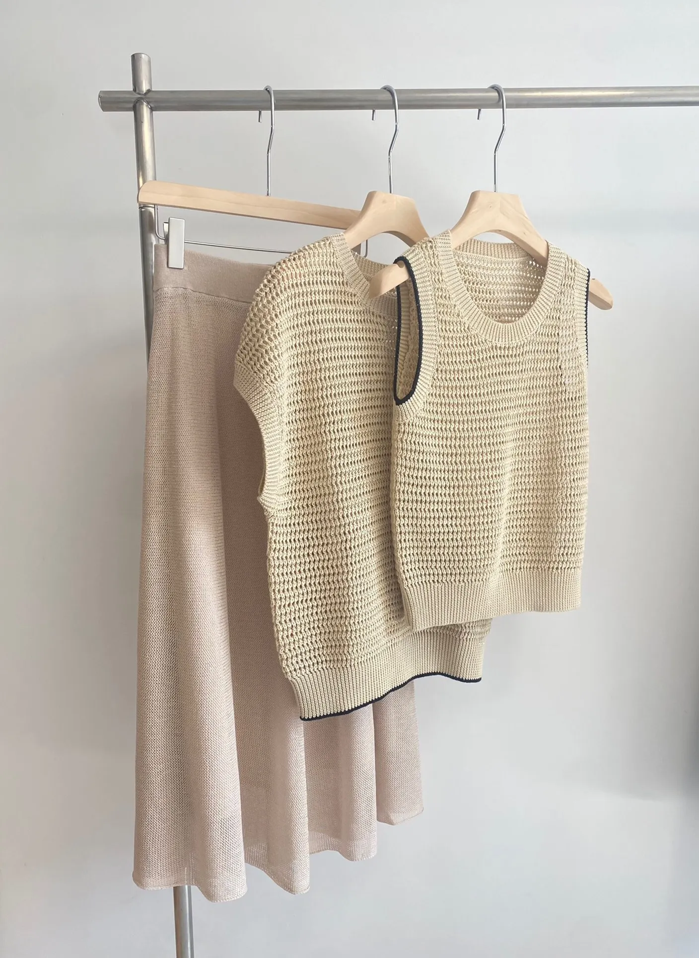 

Summer 2024 B*C Women's Hollow Sweaters Knitted Vest O-neck Pullover Tops High Quality Woman Clothing
