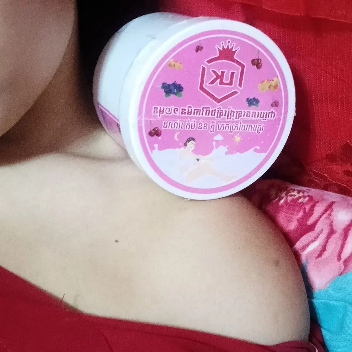 Thailand Lk Whitening Body Fades Dark Spots And Clean, Whitens Hydrated Soft Smooth Brightening And Gently Scented 500g