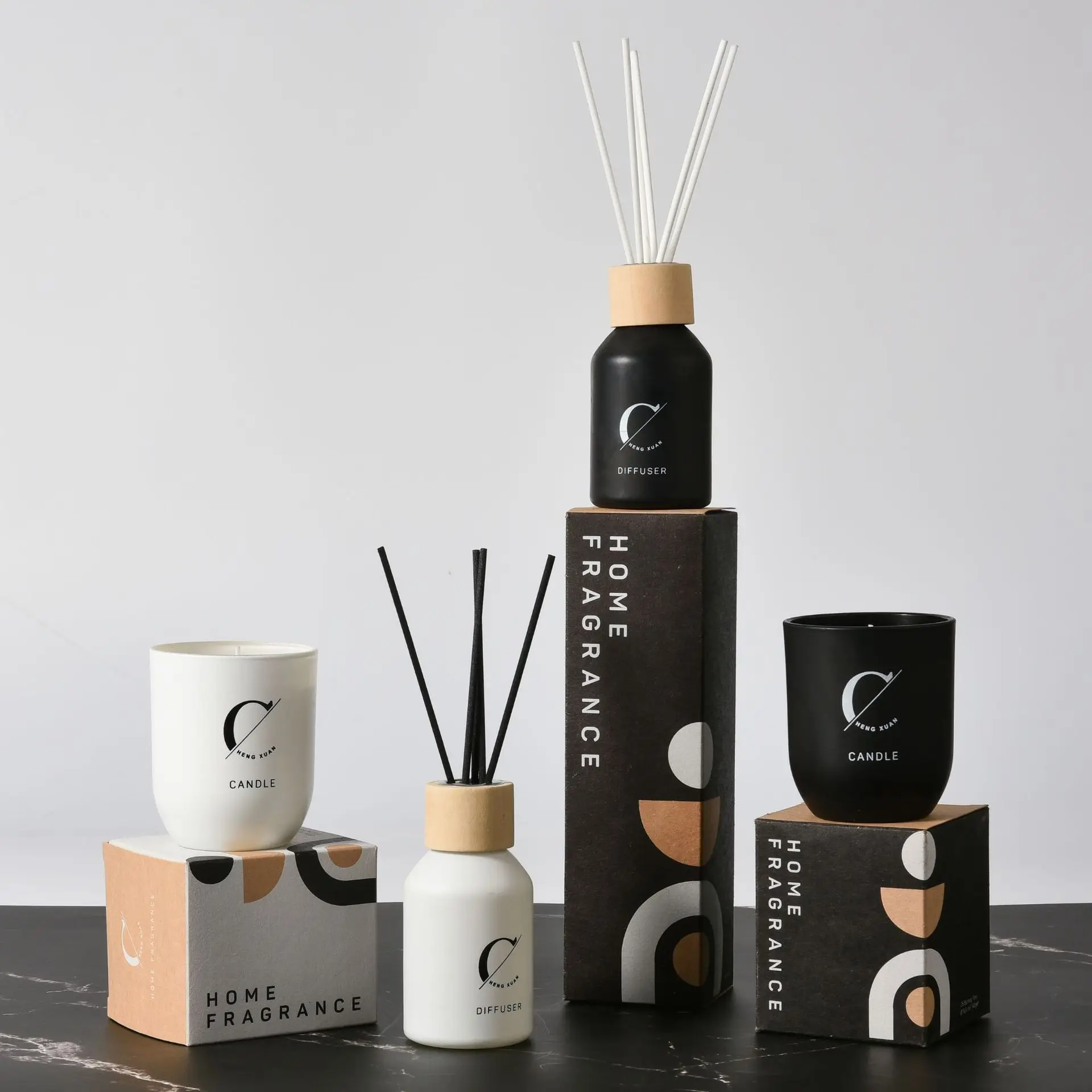 

Perfume Ins Black and White Minimalist Style Flameless Aromatherapy Oil Reed Diffuser Indoor Fragrance with Scented Candles Set