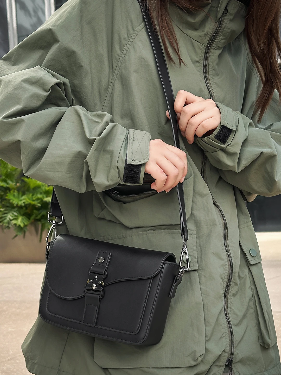 Casual Crossbody Bag Unisex Fashionable Small Square Bag for Commuting And Daily Use Waterproof PU Leather Shoulder Strap - 3