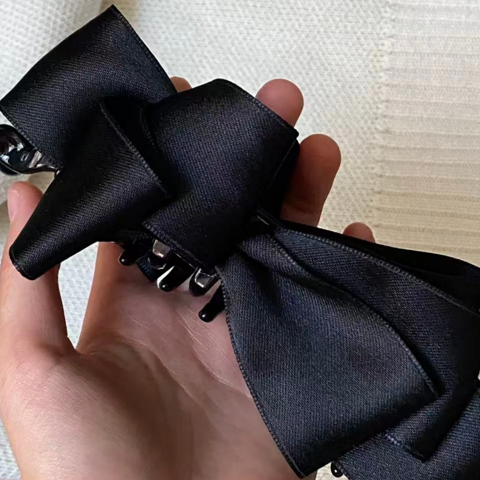1PC Black Satin Bow Hair Claw Clip, Chic & Elegant Hair Accessory, Ideal for Daily Wear, Party & Formal Occasions
