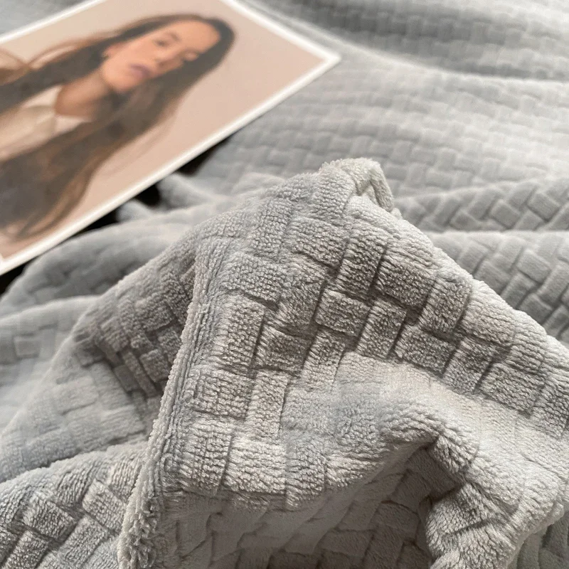 1pc Thicken Winter Duvet Cover Warm Milk Velvet Comforter Cover Double Side Velvet Bed 3D Carve Flower Comforter Set Bedding Set Sf754d22de1034c6ebec9ed663b7109d9k