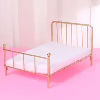 Lit miniature pour maison de poupée à l'échelle 1:12, scène de chambre à coucher, lit de poupée à cadre en fer, mobilier, lit simple avec matelas, modèle de mini-lit, jouet DIY 5