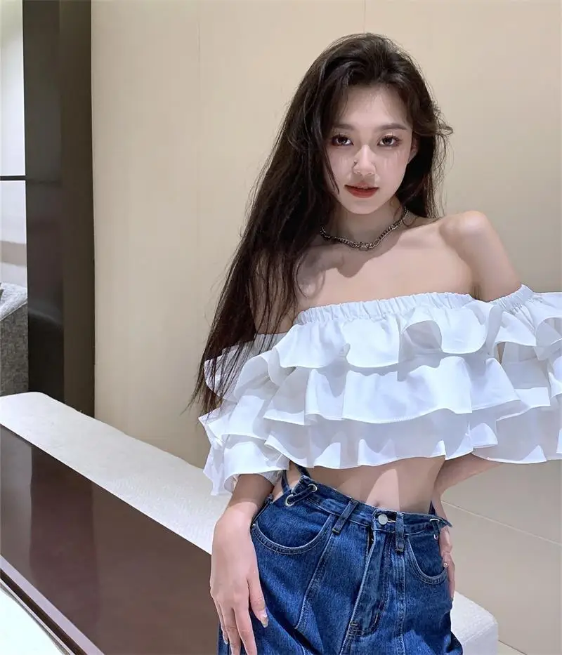 Blusa coreana con hombros descubiertos para mujer, blusa corta con volantes apilados, camisa de diseñador de verano de manga corta de gasa sexy, nueva