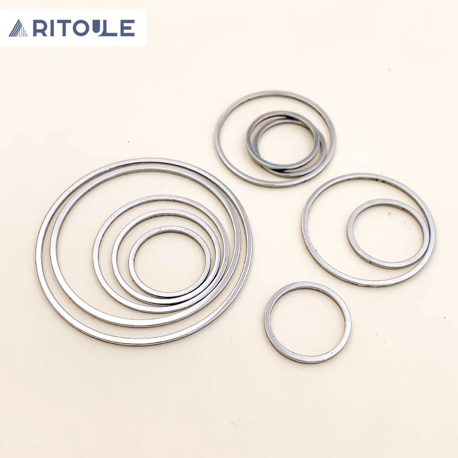 

Stainless steel, titanium steel, simple geometric circle, round closed ring, necklace pendant, DIY accessories wholesale