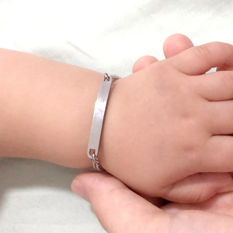 Customizable Stainless Steel Name ID Bracelet with Crown Design – Ideal Newborn Gift