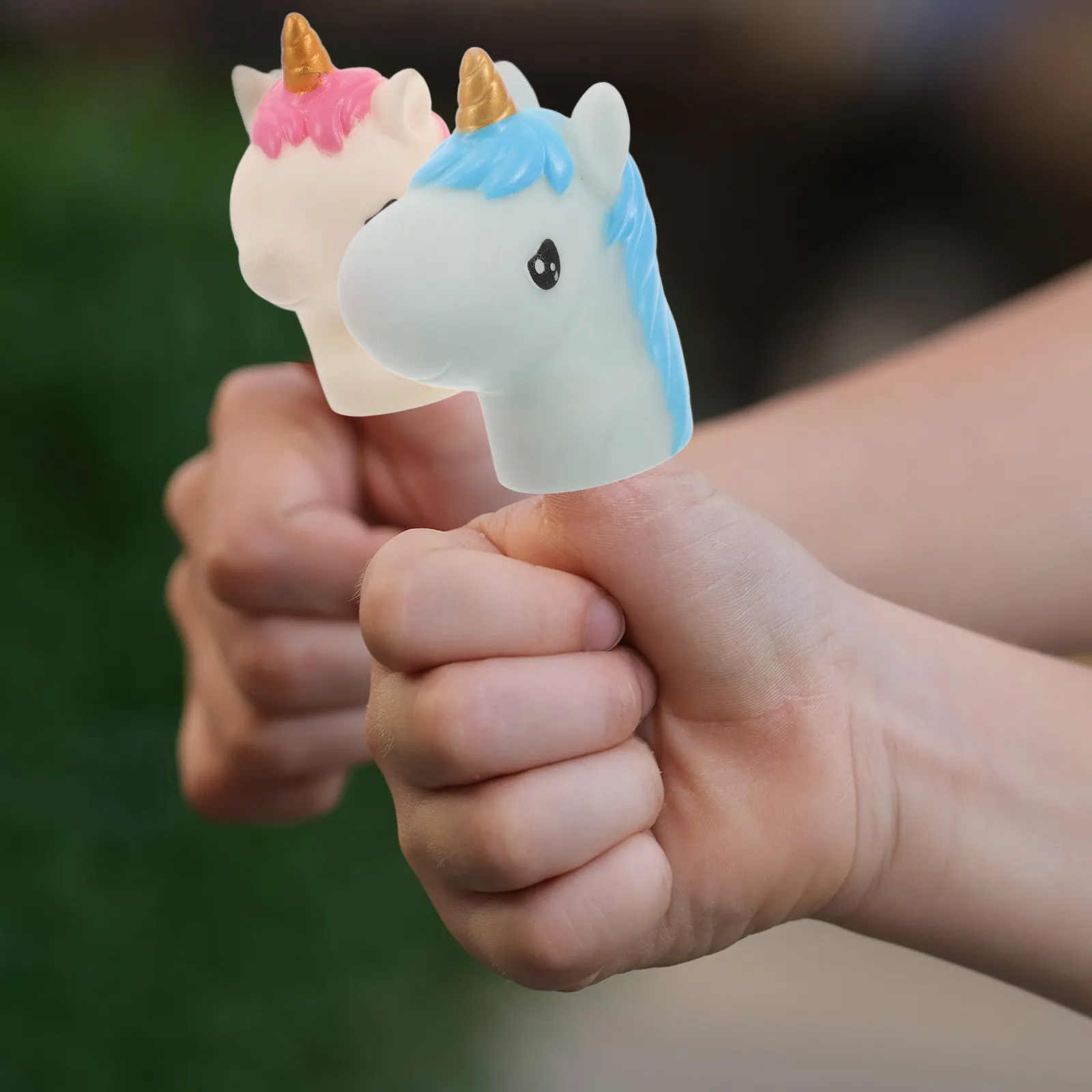 5Pcs 실물 같은 유니콘 손가락 인형 세트 어린이를위한 작은 고무 엄지 인형 교실 놀이 창의적 상상력 놀이 파티