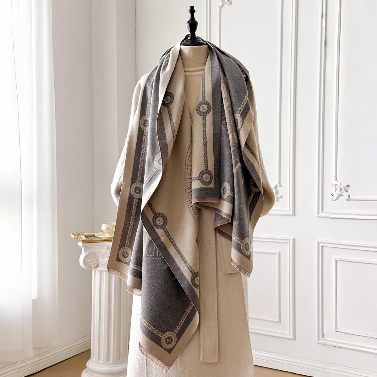 2025 New Winter Women's Horse Print Faux Cashmere Scarf Fall and Winter Thickened Fashion Warm and Versatile Scarf Shawl