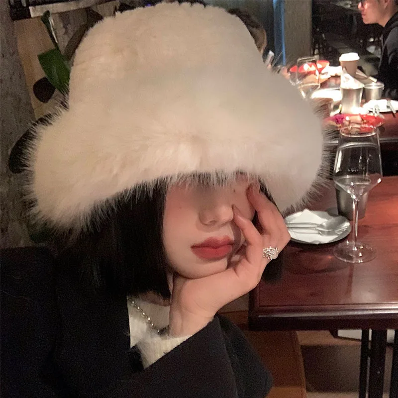 

Bucket Hat Plush Hat Women's Winter Korean Edition Thick Warm Fisherman's Hat Cold Resistant Hat Fluffy Faux Fur Luxury Fashion