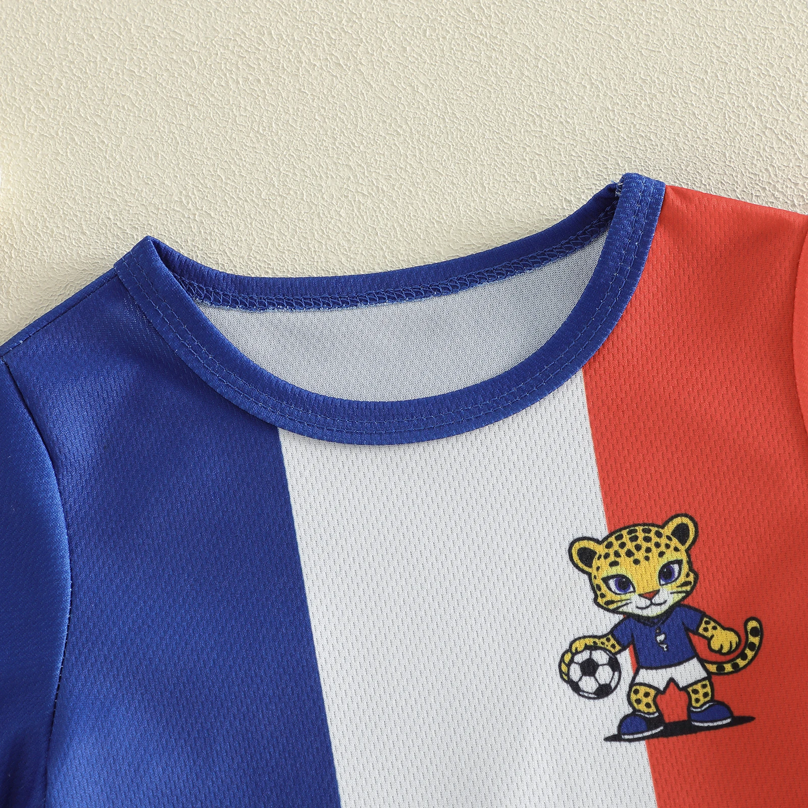Completo da Calcio per Bambini con Design di Diverse Squadre, Maglia a Maniche Corte con Collo Rotondo e Pantaloncini, Set 2 Pezzi - immagine 5