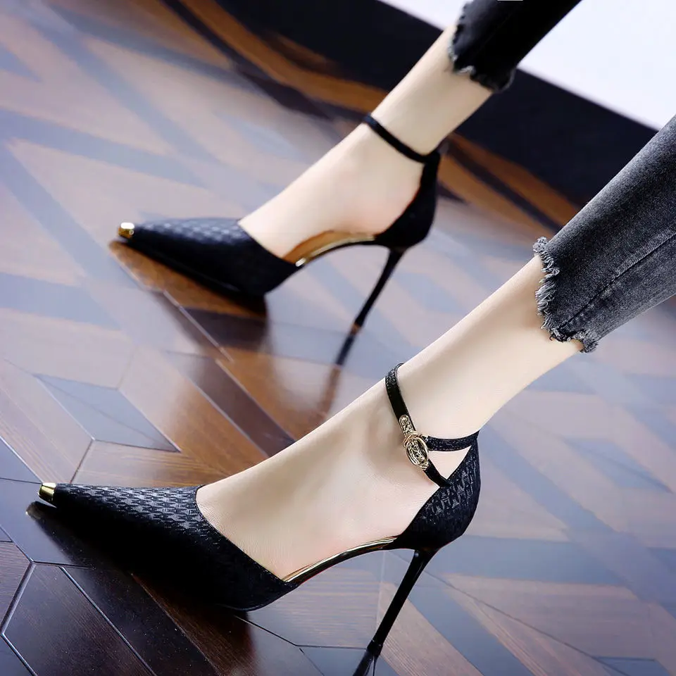Fancy heels women and girls chappal.