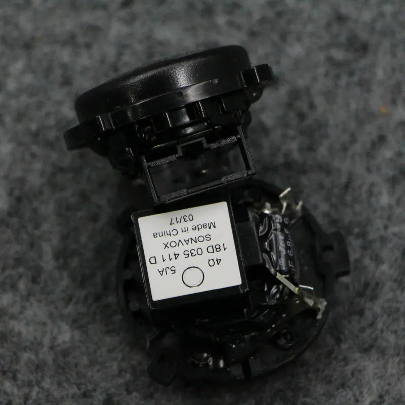 Applicable to Passat B5 Polo Bora Golf 4 MK4 Rear door horn Door handle tweeter 18D 035411 1j0 035411