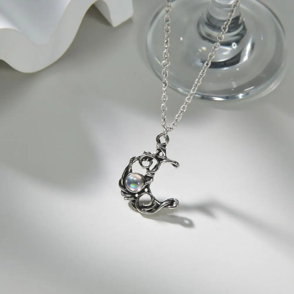 Fashion Necklace Moonstone Necklace Crescent Crystal Moon Pendant for Women