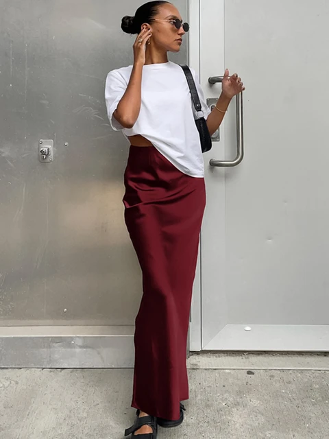 Saia de Cetim Feminina Elegante e Versátil