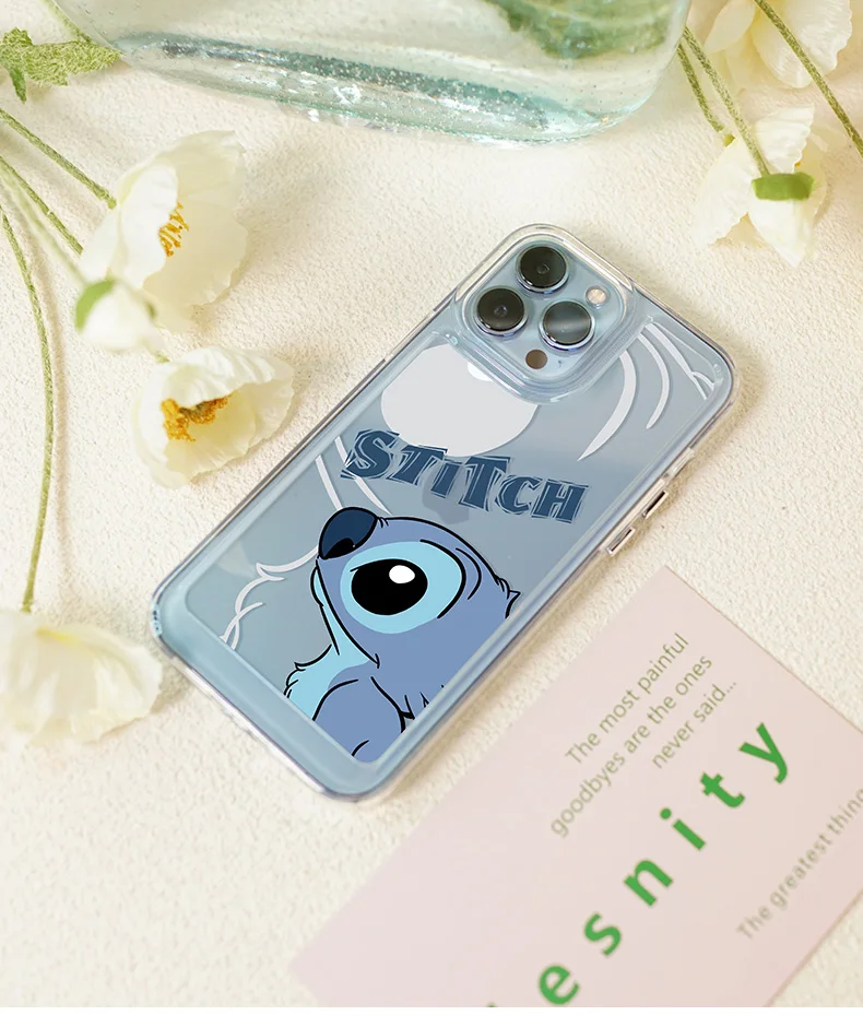 Capa para iPhone 14 Pro Max Oficial da Disney Stitch A Trepar