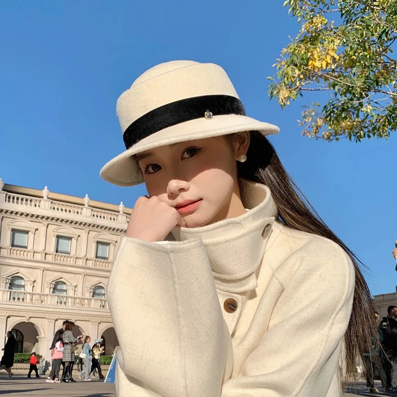 여성을위한 우아한 흰색 호주 양 양모 모자 가을/겨울 펠트 스타일 모자 작은 향기 낚시 마스터
